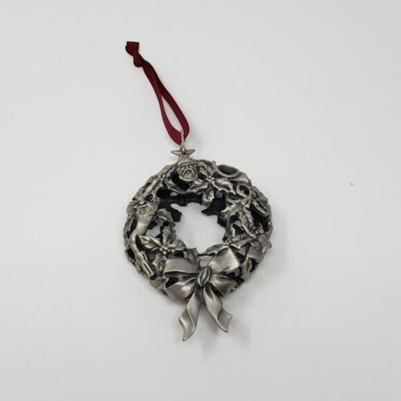 1993 Hallmark Glowing Pewter Wreath Keepsake Holiday Christmas Ornament - Picture 3 of 5